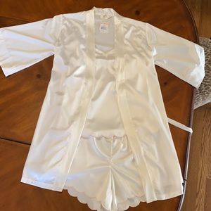 Adore by Ginia Silky Pajama Set w/ Robe Size XS